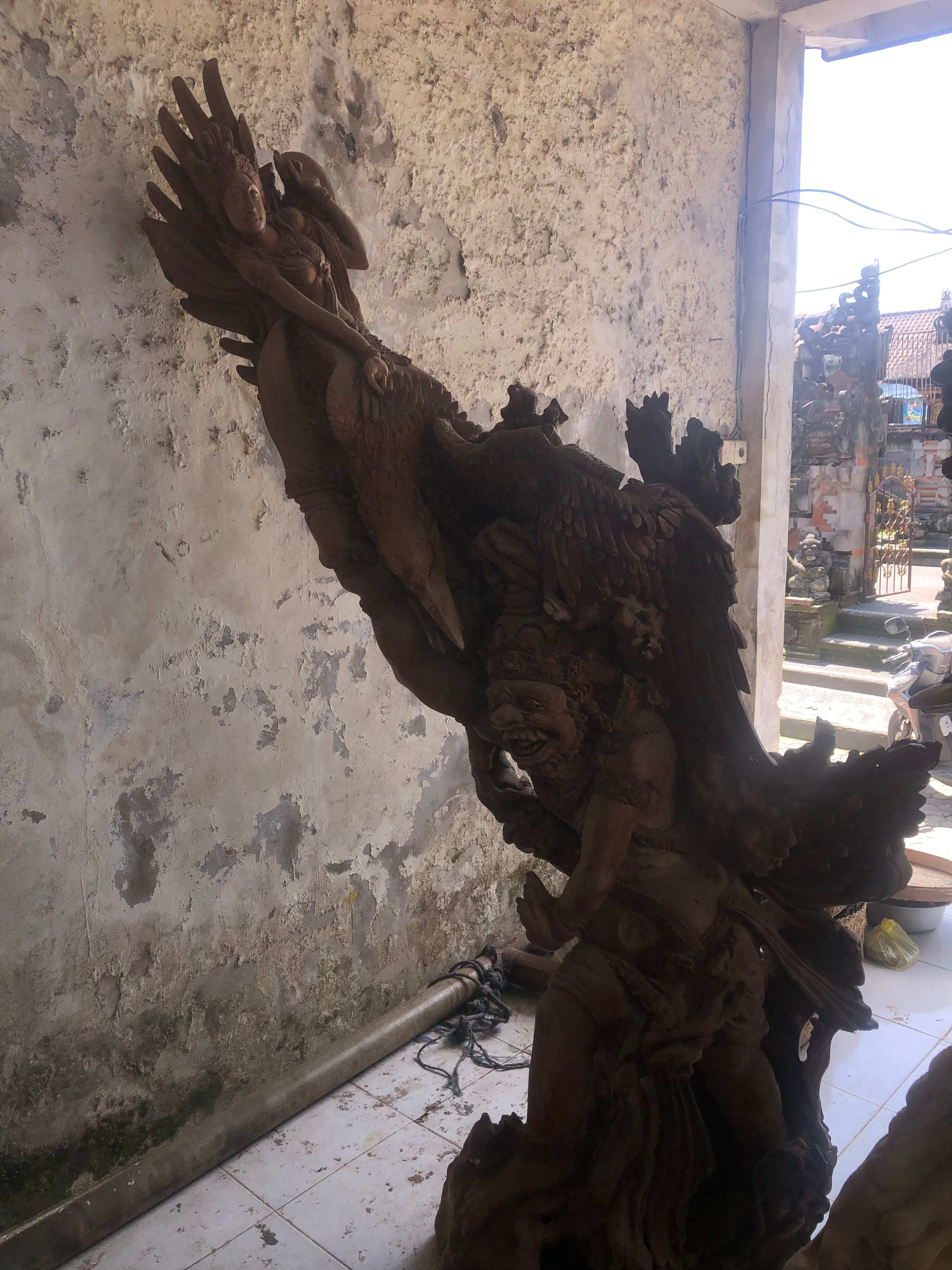Rahwana Sita Statue